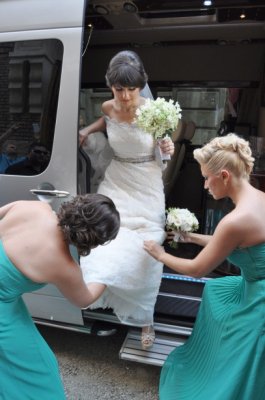 Cristina Dumitrache s-a măritat. A avut două perechi de naşi şi 500 de invitaţi la petrecere
